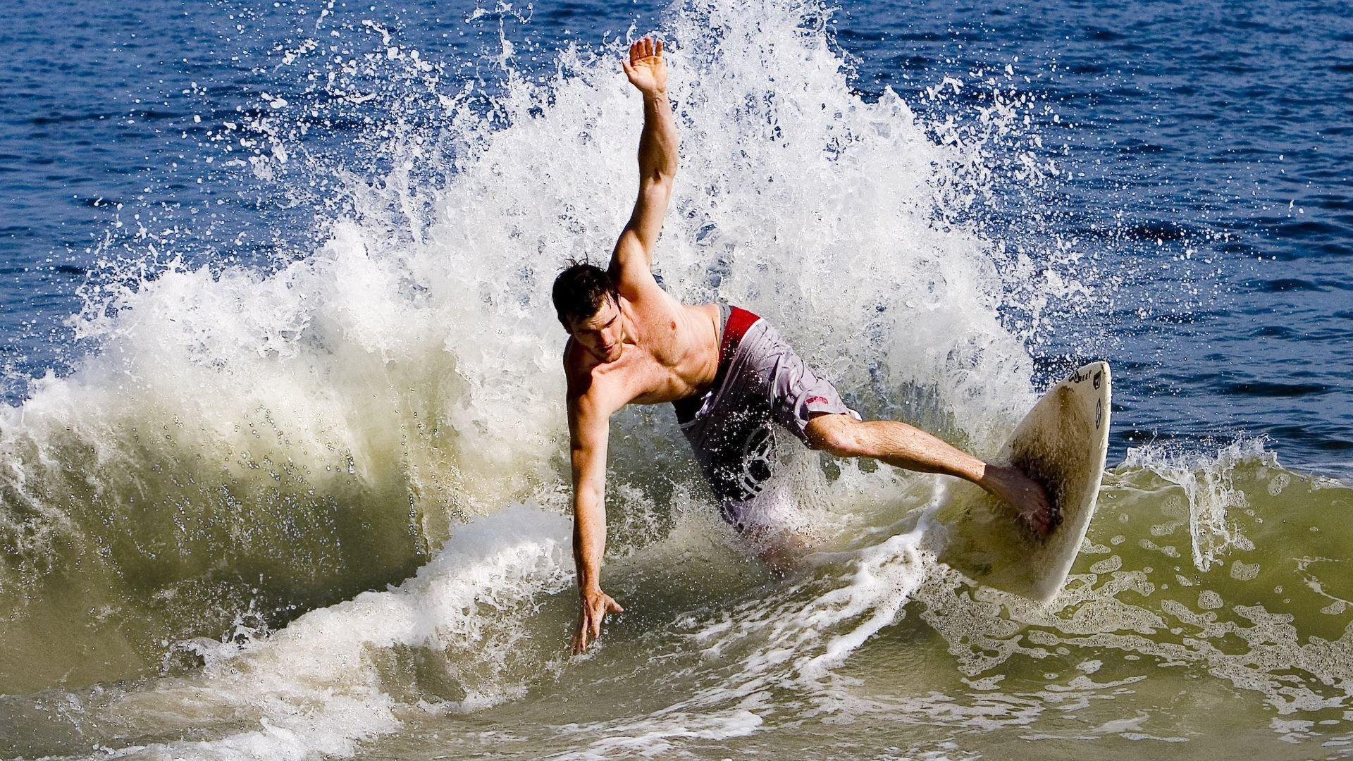 磨坊节运动会：传统趣味运动再现